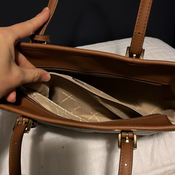 Michael Kors Jet Set Travel Small Logo Top-Zip Tote Bag, Vanilla w/dust bag - Picture 3 of 6